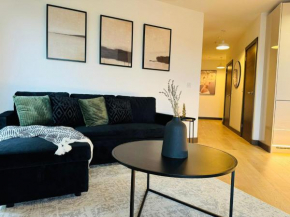 Spacious 2-Bed 2- Bath Apartment - Private Parking Balcony & Prime Location
